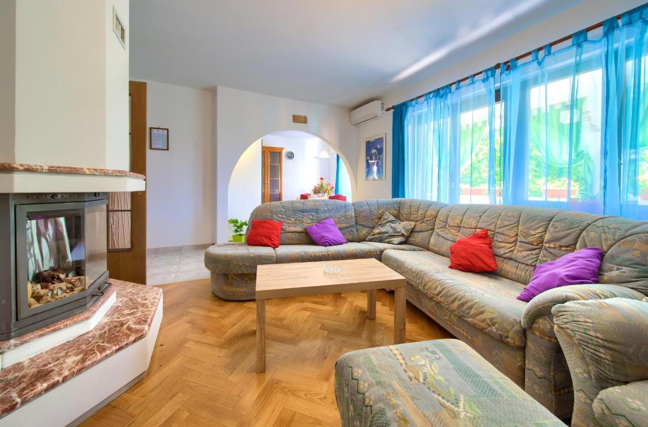 Apartman Mihael Malinska Extérieur photo